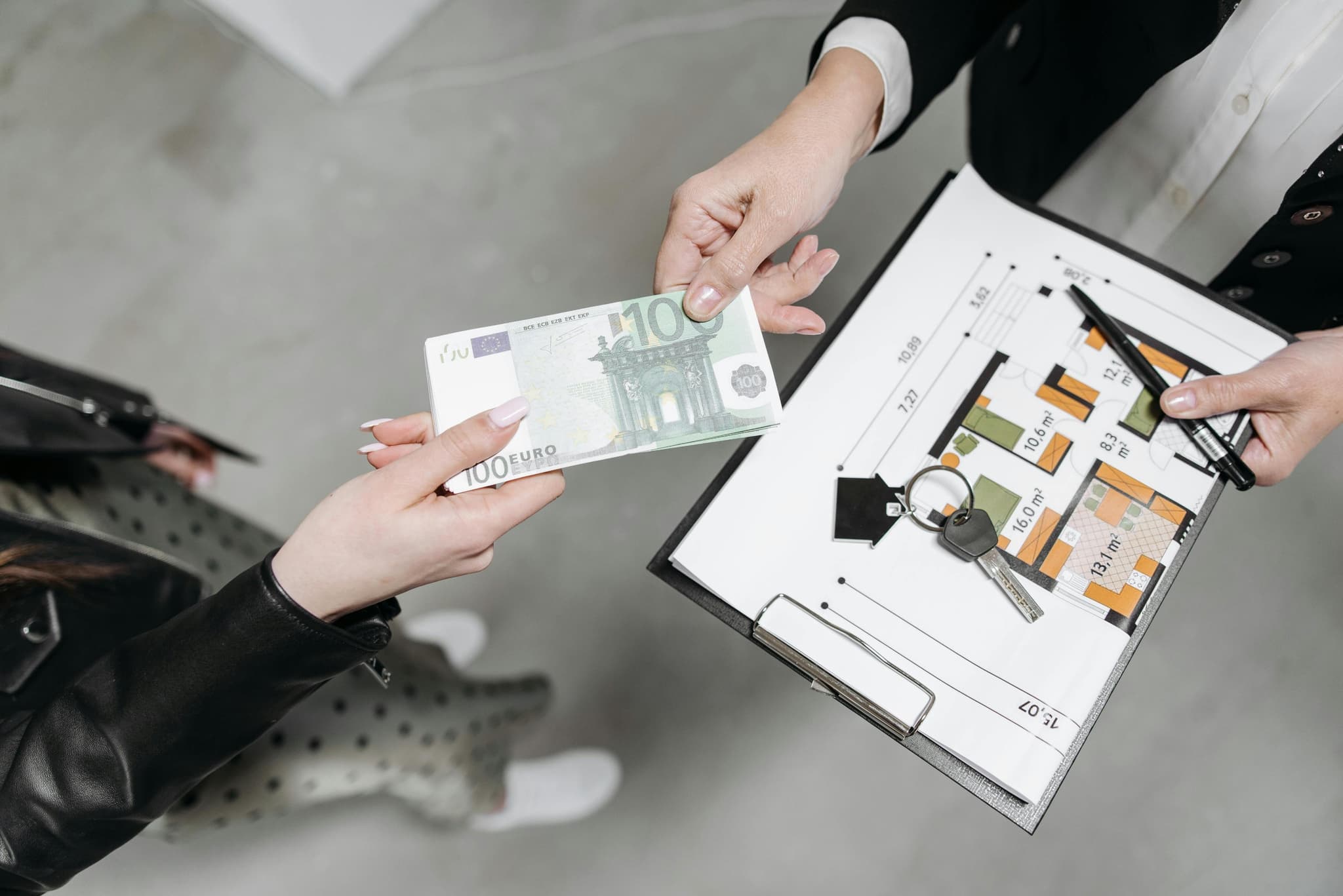 A ia Vlen të Investoni në Pasuri të Paluajtshme?